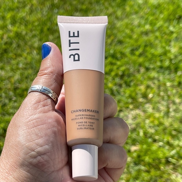 BITE BEAUTY Changemaker Foundation In T135 Tan with Warm Peach Undertone - Picture 4 of 9